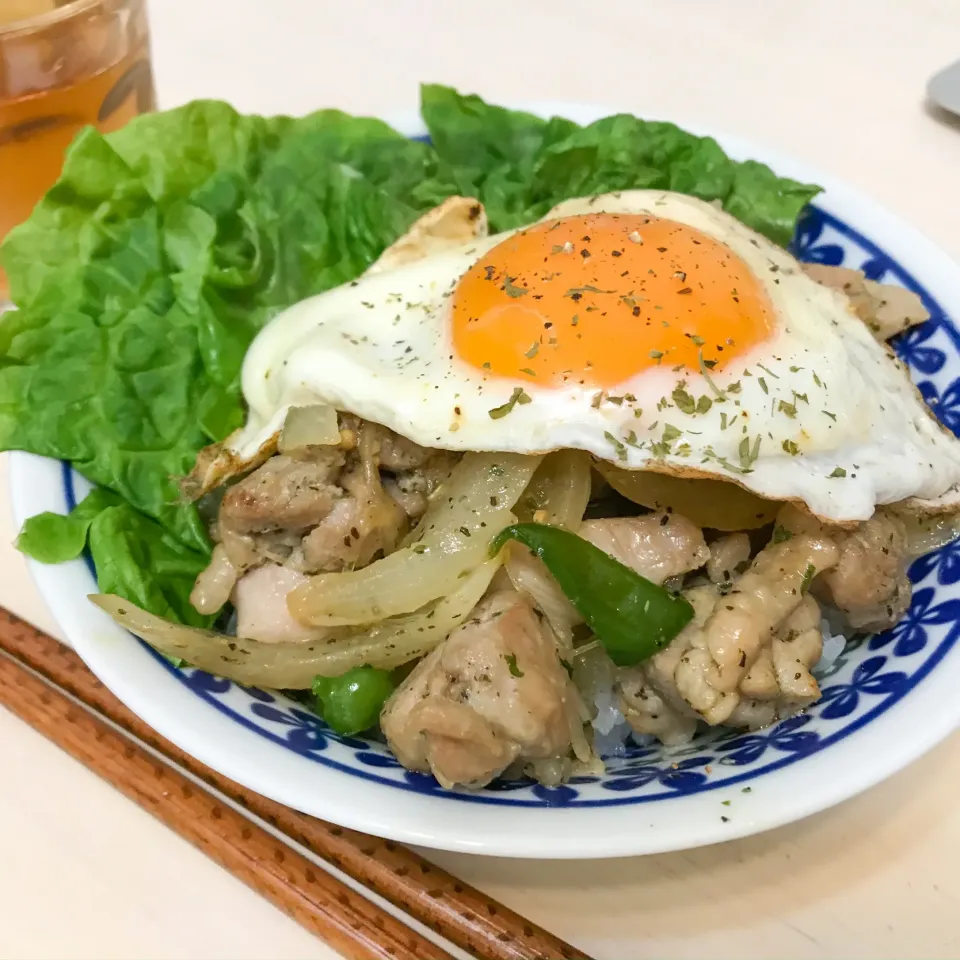 Snapdishの料理写真:焼肉の残りでお昼ご飯|みかん🍊さん