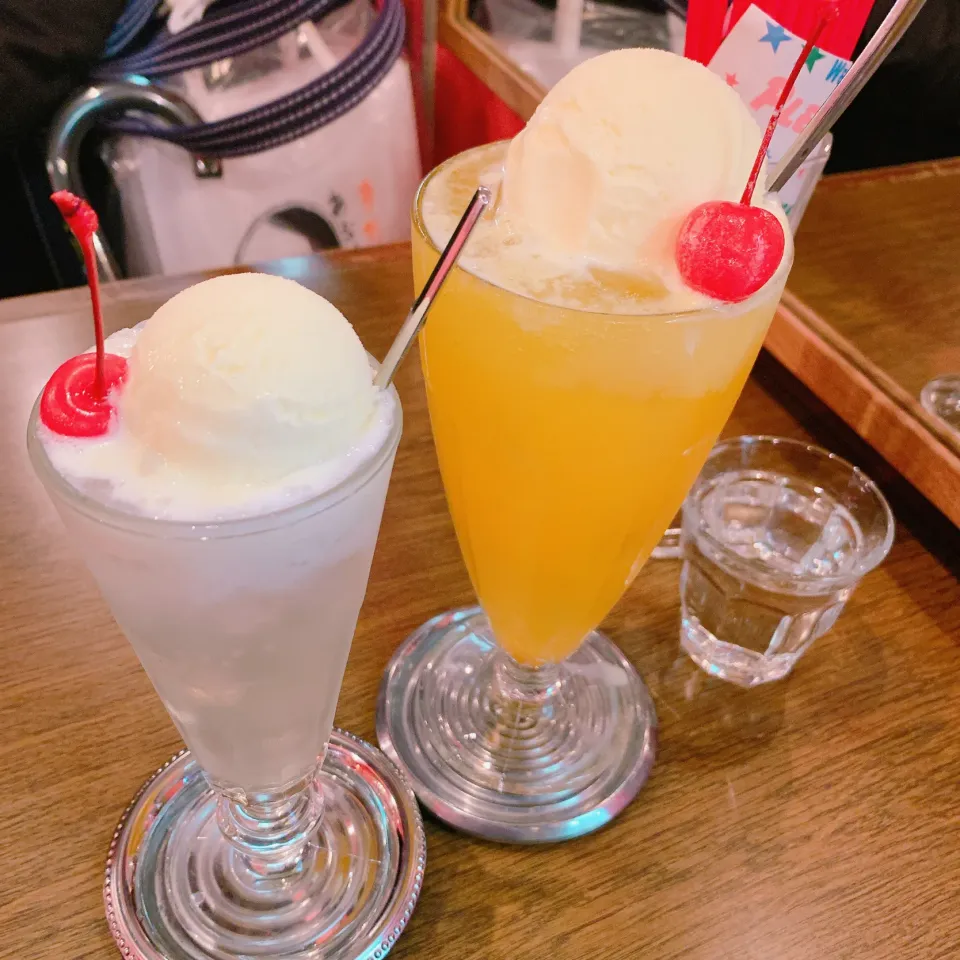 Snapdishの料理写真:マンゴークリームソーダ、ラフランスクリームソーダ|himari☺︎さん