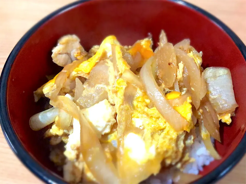 Snapdishの料理写真:玉ねぎたっぷり親子丼|にゃんちゅうさん