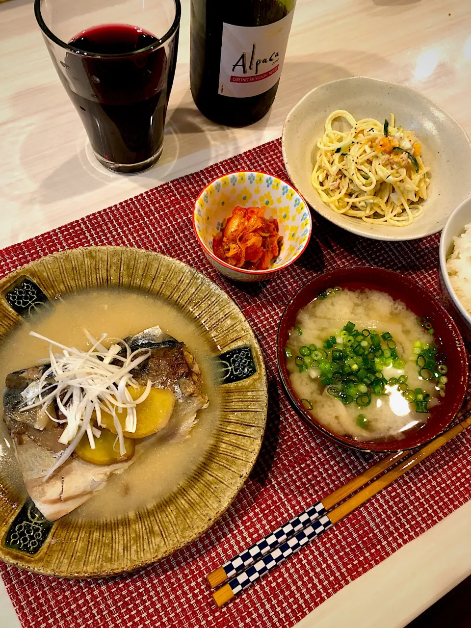 鯖の味噌煮　スパサラ　キムチ　味噌汁|キヨさん