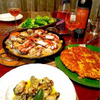 パエリア、牡蠣のコンフィ、スパニッシュオムレツ、シャンパン　ポール　エラルド、カルフォルニア赤ワイン🍷パルダッチ　コロ♪