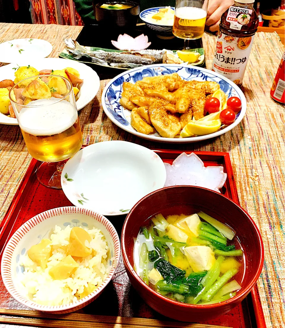 #今日の晩ご飯　#筍ご飯　#小松菜と豆腐の味噌汁　#鶏胸肉照り焼き　#ジャーマンポテト　#これうまつゆ　#snapdish|Blueberry🫐さん