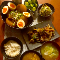 Today's Dinner🍴胡瓜の浅漬け･大根の葉と白子の胡麻炒め･大根と煮卵･お野菜と豚の味噌漬け焼き･餅麦ご飯･551焼売のｶﾚｰ煮込み･ｷｬﾍﾞﾂのお味噌汁