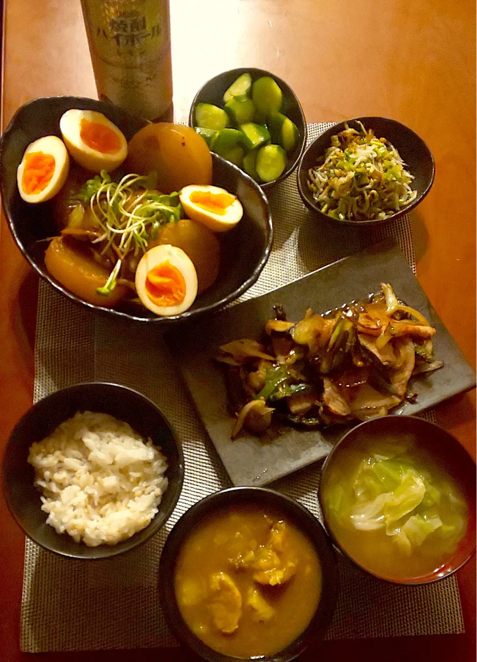 Snapdishの料理写真:Today's Dinner🍴胡瓜の浅漬け･大根の葉と白子の胡麻炒め･大根と煮卵･お野菜と豚の味噌漬け焼き･餅麦ご飯･551焼売のｶﾚｰ煮込み･ｷｬﾍﾞﾂのお味噌汁|🌈Ami🍻さん