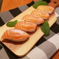 とろサーモン握り