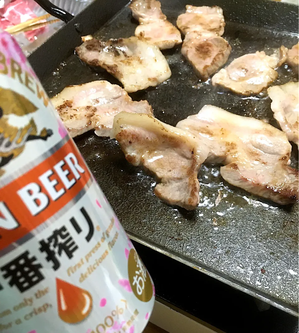 Snapdishの料理写真:お家焼肉&春仕様のビール🍺　　　　　　2020.2.24|Yu Yu mamaさん