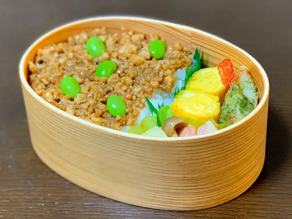 🌸 お弁当 ☺︎ そぼろ丼 🌸|たんちゃんさん