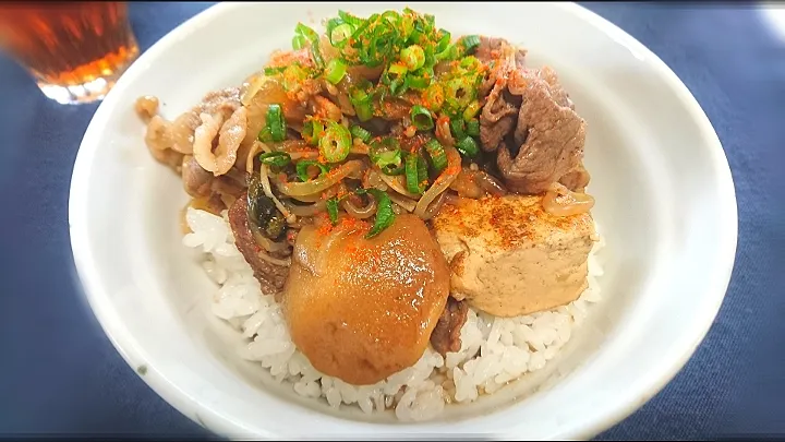 昨夜のすき焼きリメイク

  すき焼き丼✨|びせんさん