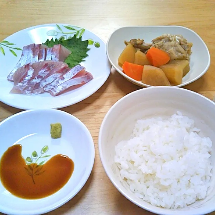 Snapdishの料理写真:お昼ごはん：お刺身|ももさん