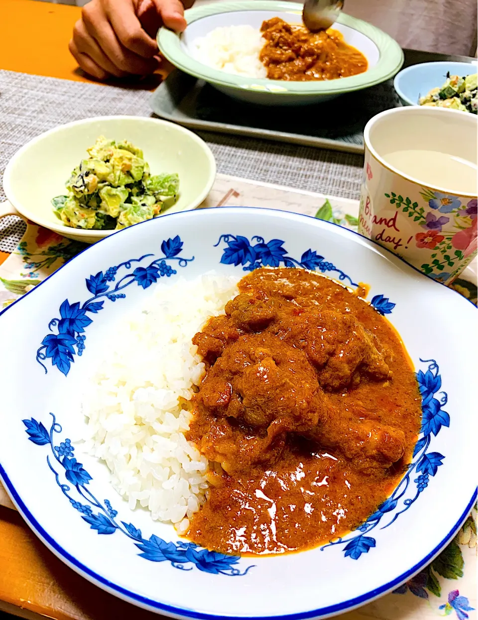 バターチキンカレー🍛豆アボサラダ🥗|ちはるさん