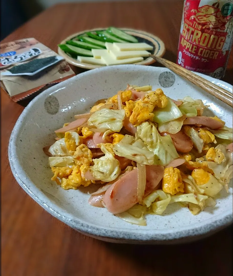 魚ﾆｿとｷｬﾍﾞﾂの卵炒め|まりおさん