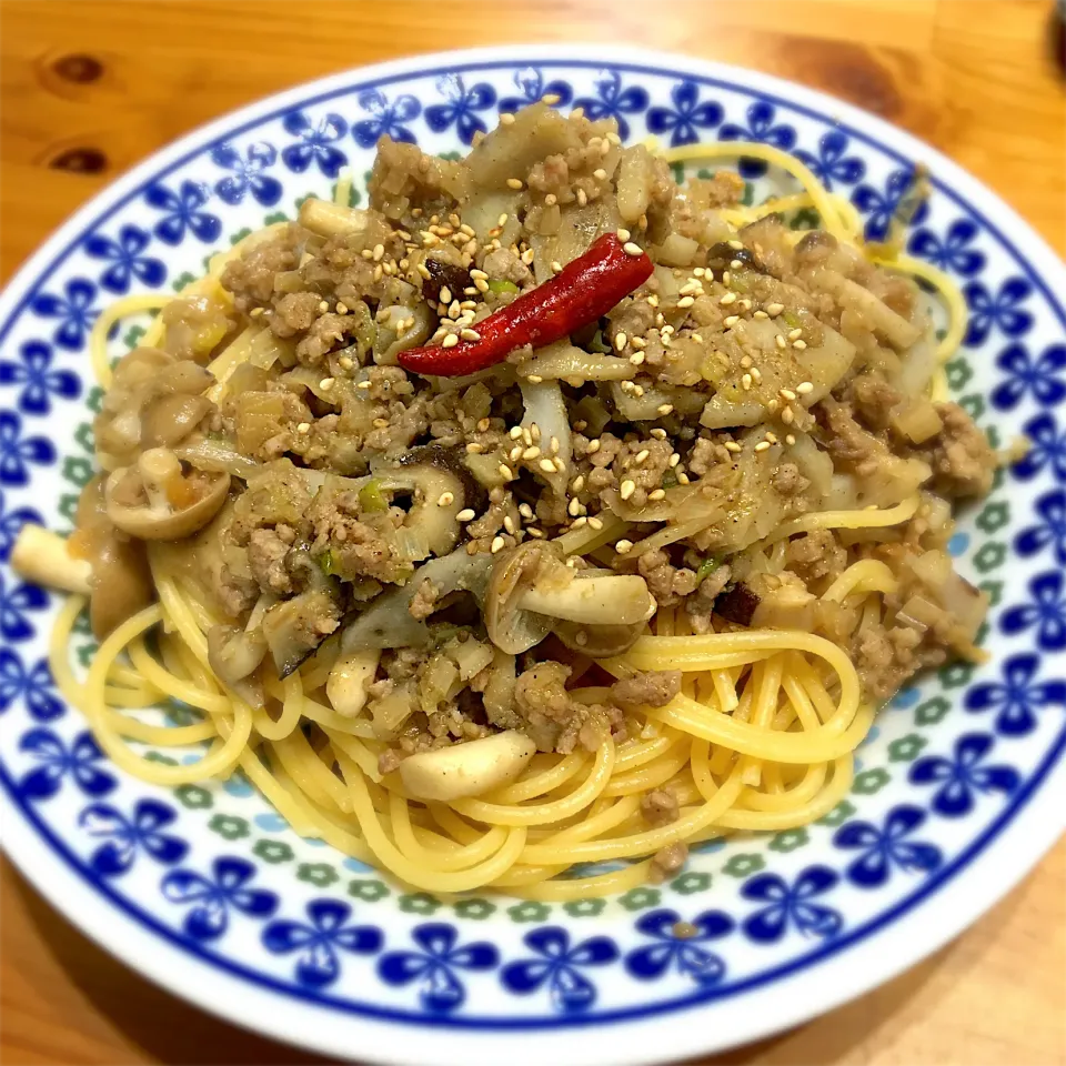 豚ひき肉とレンコンの担々パスタ|はらぺこ青虫さん