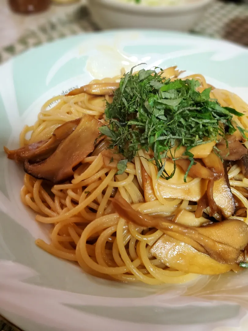 キノコの和風バター醤油パスタ|🍴ナッペKさん