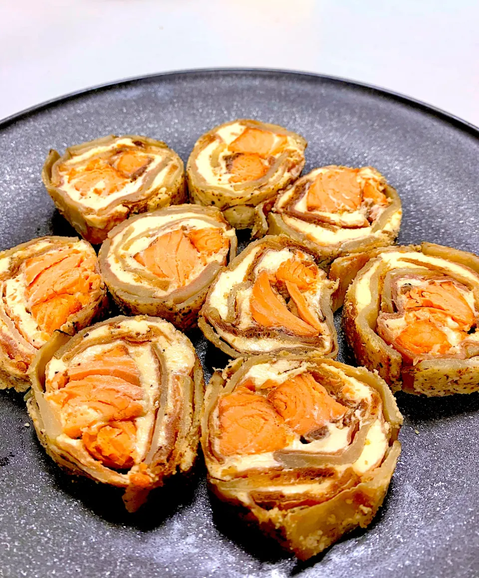 Salmon Cream Cheese Potato Roll Ups|gonbenさん