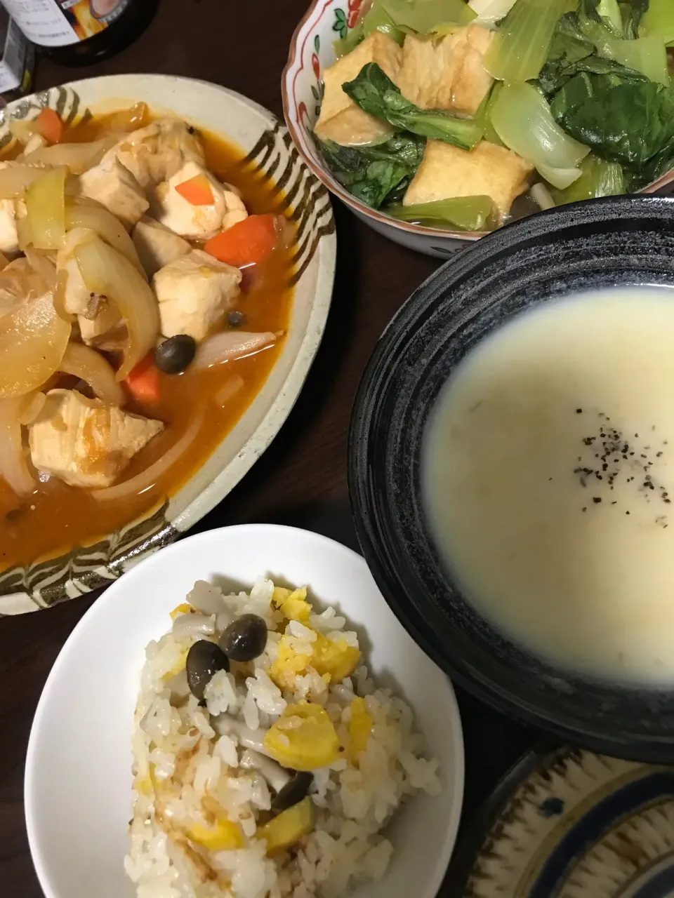 2月26日晩ご飯。いただきものの安納芋でさつまいもご飯とポタージュ、鶏肉のトマト煮、ちんげんさいと厚揚げ煮。|あやさん