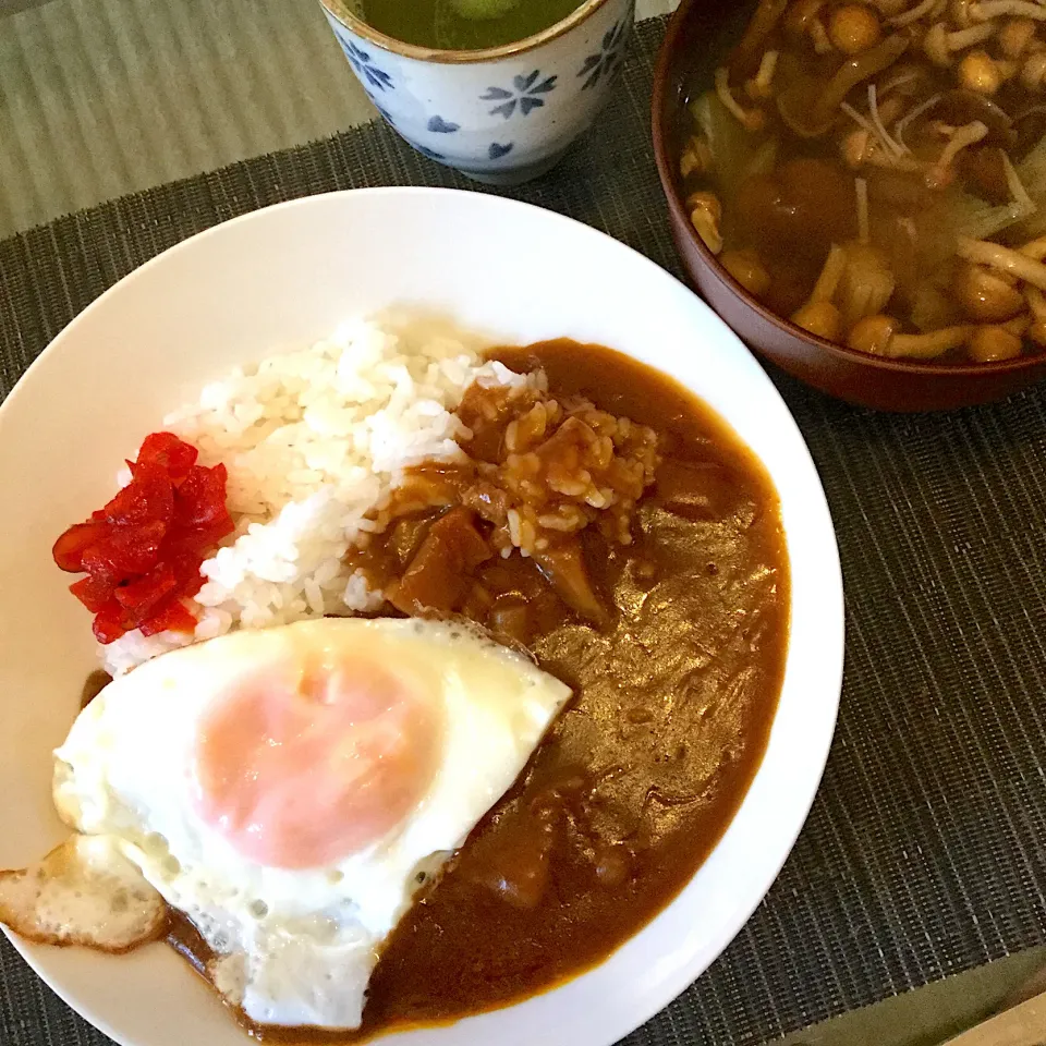 2020年２月27日男前美容師の手作り朝ごはん　ボンカレー辛口　目玉焼きをのせて|^・ω・)/ ♪|Booパパさん