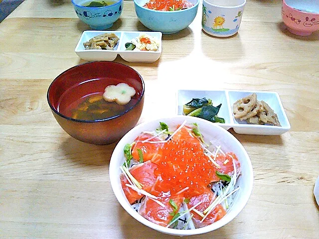 Snapdishの料理写真:夜ご飯：海鮮親子丼|ももさん