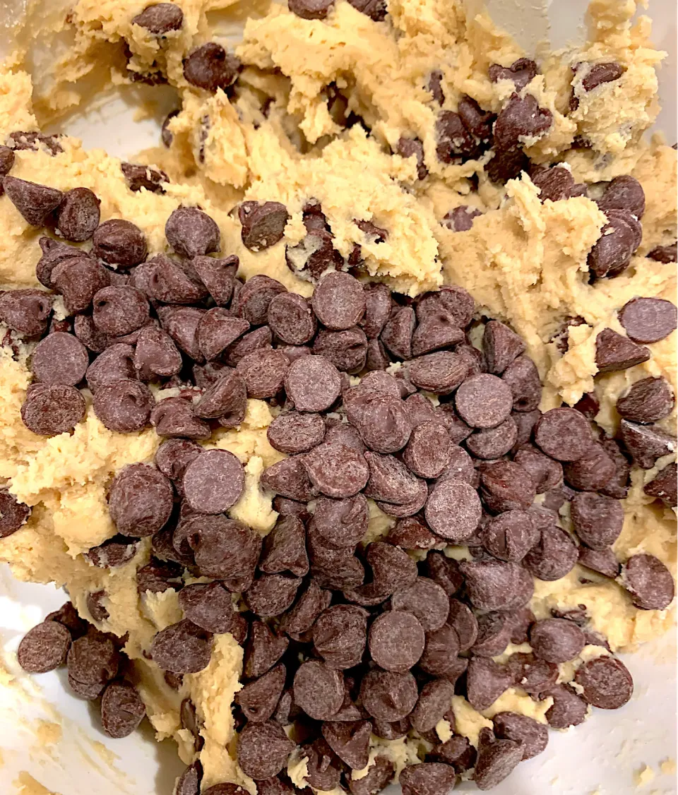 Chocolate chips cookie dough🍫🍪|🌺IAnneさん