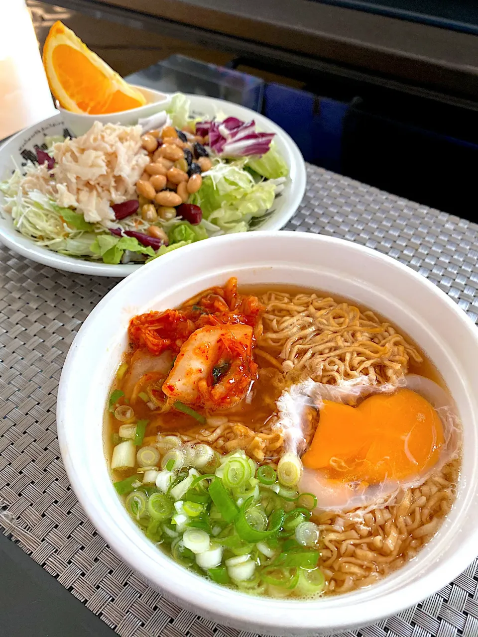 Snapdishの料理写真:キム玉チキンラーメン🍜|ゆかりさん