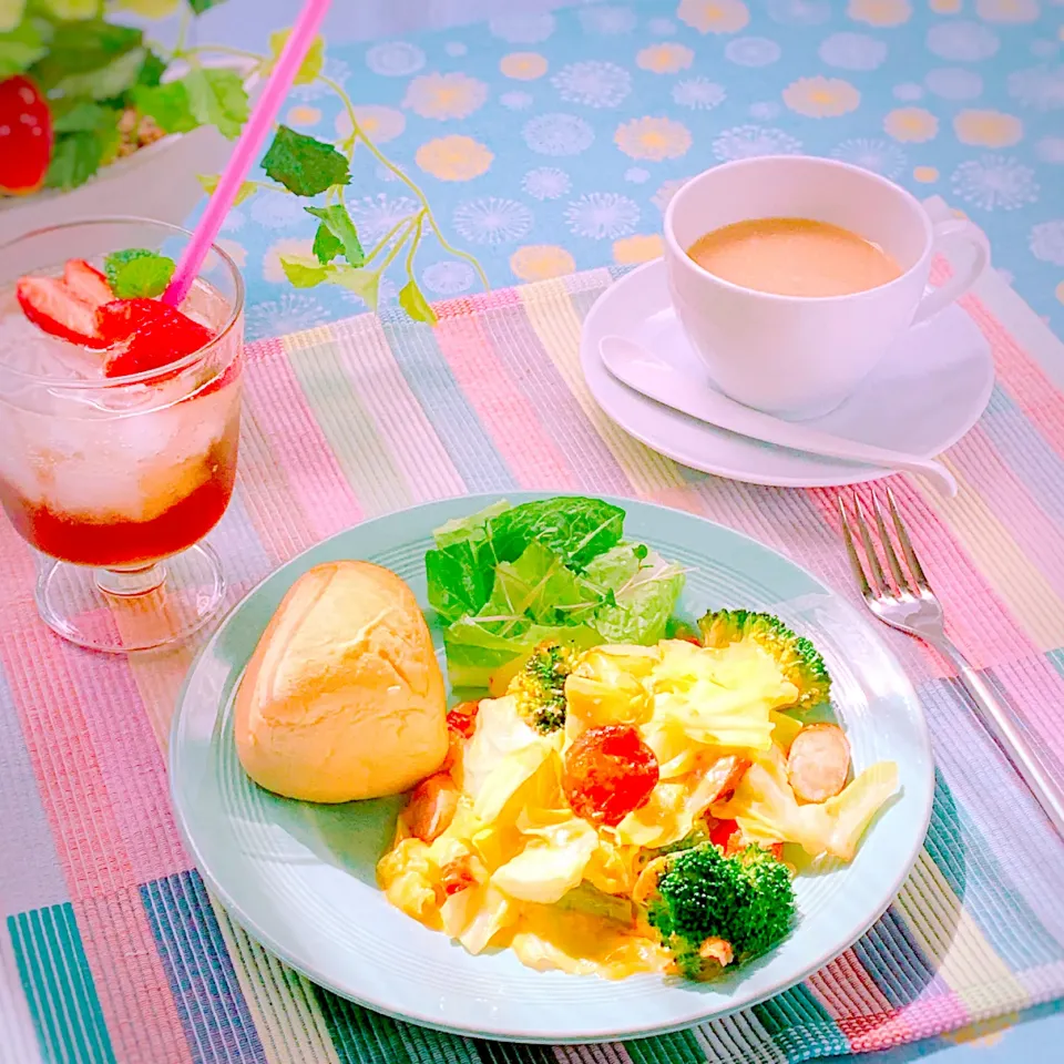 ディナーロールだけど朝ごはんのような昼ごはん|アスママさん