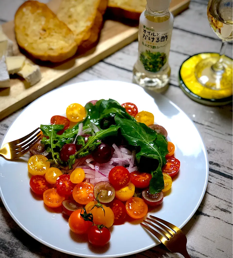 カラフルミニトマトのサラダ🍅|シフォンさん