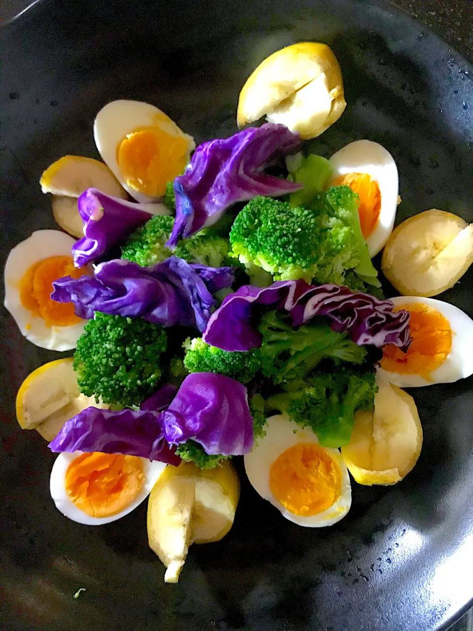 ブロッコリーと茹で卵のサラダ🥗|シュトママさん