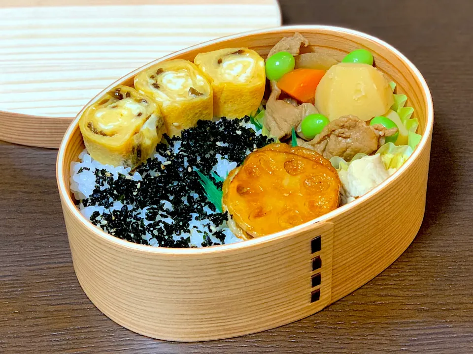 🌸 お弁当 ☺︎ 肉じゃがとか 🌸|たんちゃんさん