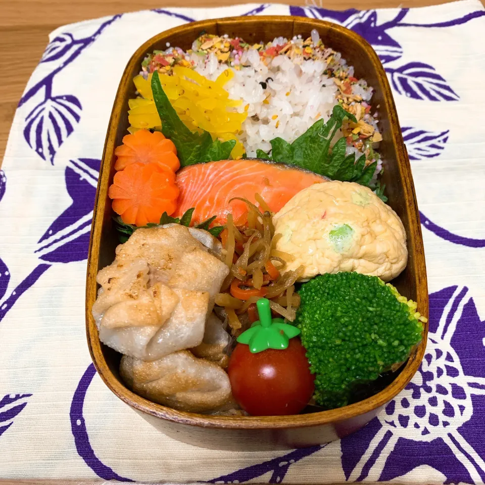 旦那のお弁当1 鮭の塩焼き弁当にしました^ ^|ヤマネコさん