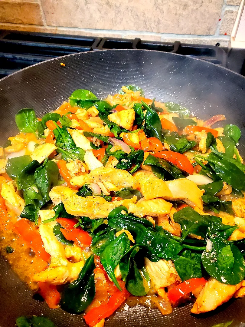 Snapdishの料理写真:Stir fry Chicken with pepper onions baby spinach|Frank Ortizさん