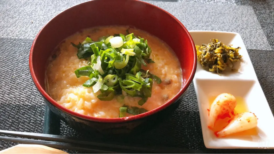 ☀朝ごはん☀たまごおじや🍚漬物（らっきょのキムチ＆ごま高菜）|yukiさん