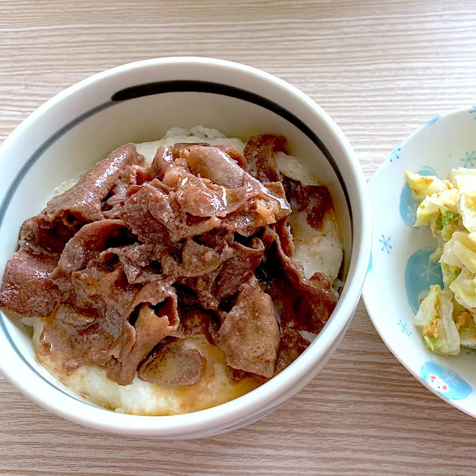 味付牛タンとろろ乗っけ丼♪|このみんさん