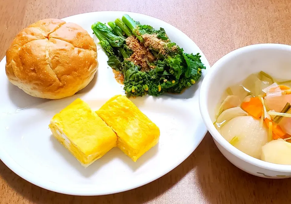 パン
菜の花のごま和え
卵焼き
ド根性スープ|ナナさん