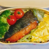 Snapdishの料理写真:銀ダラみりんのお弁当|tomotomoさん