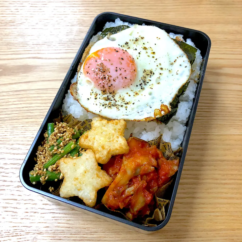 Snapdishの料理写真:土曜日の旦那さんのお弁当🍙|むさけんさん