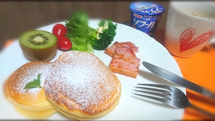 パンケーキ🥞 の朝ごはん✨|びせんさん