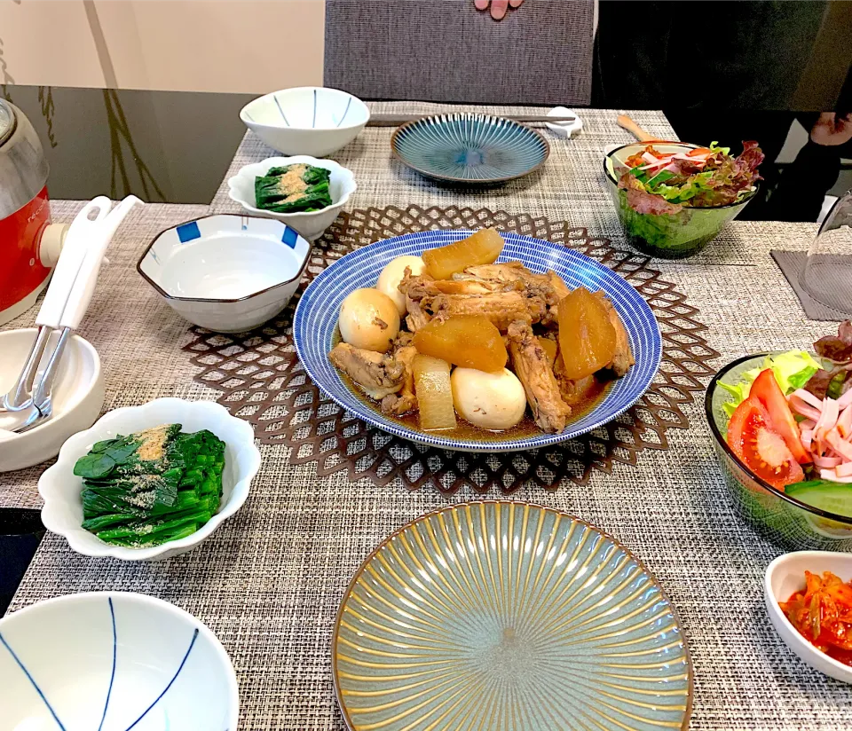 手羽先と大根煮物😊寒いので湯豆腐で温まりました☺️|ゆかさん