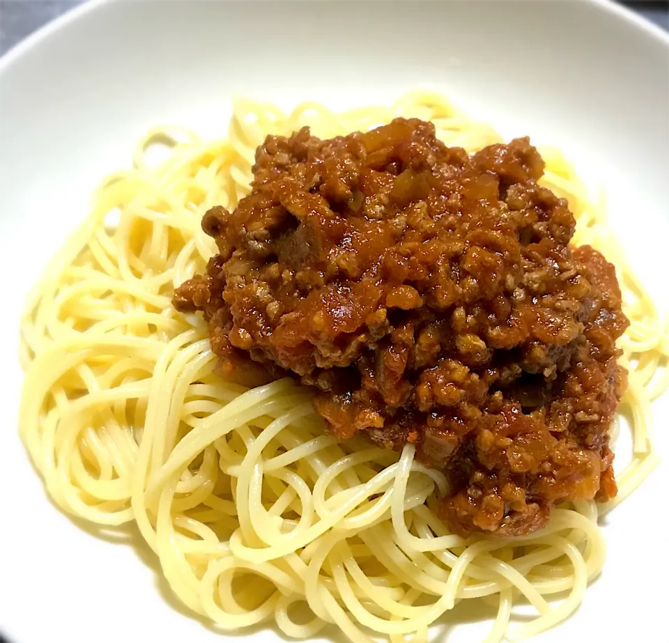 今夜は、ホールトマトを使い赤ワインで煮込んだミートソーススパゲティを頂きました😋🎉✨|ギムレットさん