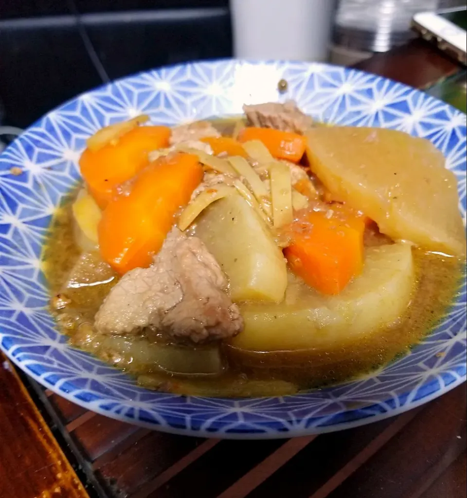 奥様料理で花山椒香る鶏と大根にんじん煮込み♪(o^O^o)|dai.noriさん