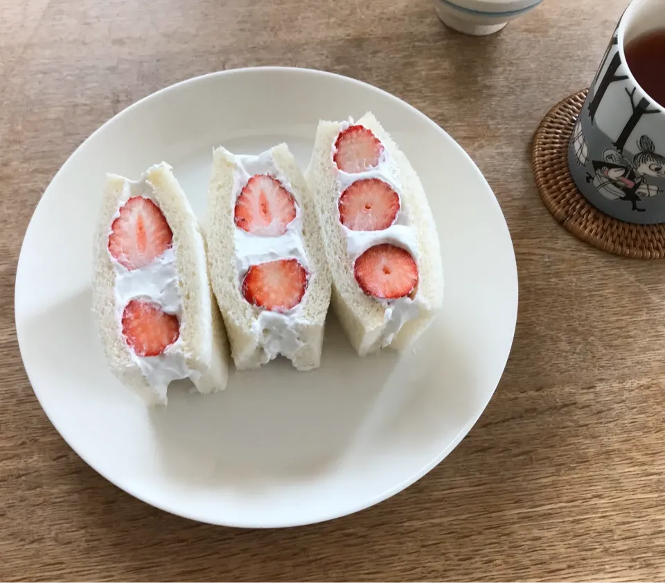 いちごサンド🍓|ボンジュール！さん