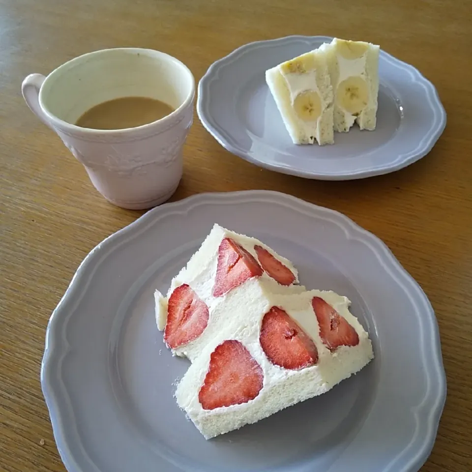 mieさんの料理 苺サンド🍓|まきごろうさん