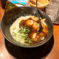 だるまのめ 濃厚こってり黒ラーメン|しーなさん