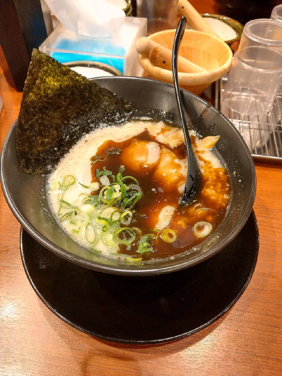 Snapdishの料理写真:だるまのめ 濃厚こってり黒ラーメン|しーなさん