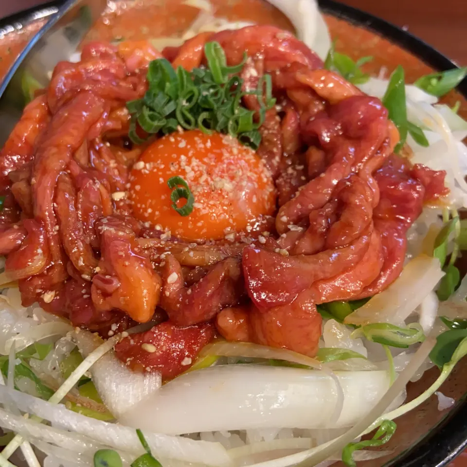 今日のまかない　タンユッケ丼|まかないメシさん