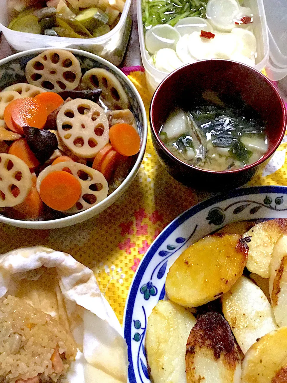 長芋のバター醤油　蓮根の煮物　味噌汁　糠漬け　カブの酢漬け|掛谷節子さん