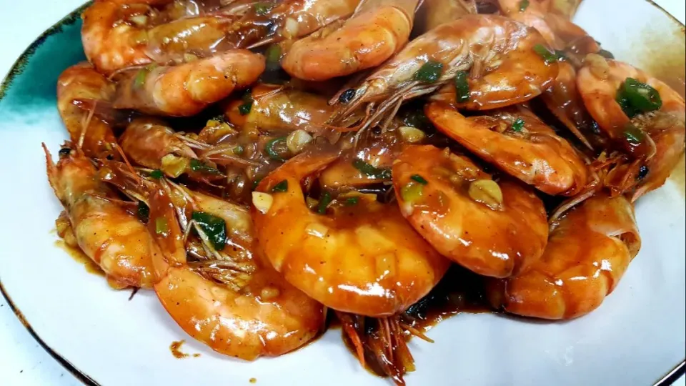 saute prawns in chilli sauce|steven z.y.さん