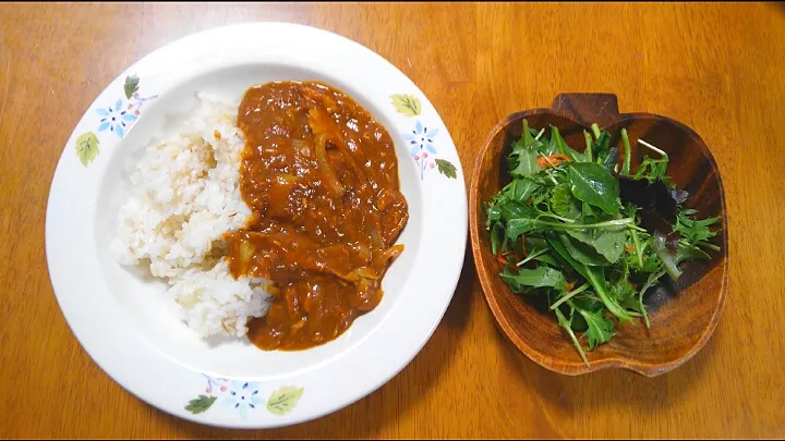 Snapdishの料理写真:１月２３日　ツナカレー　サラダ|いもこ。さん