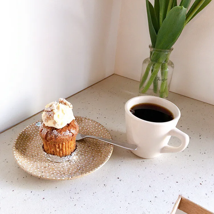 キャロットケーキとコーヒー🧁☕️|ちゃみこさん