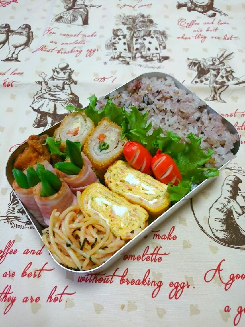 人参といんげんチーズ豚肉巻きフライ弁当💕|いちごさん