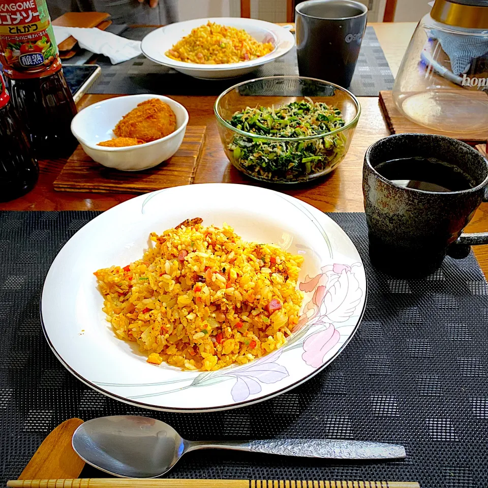 チャーハン、大根葉の煮物、ヒレカツ、|yakinasuさん