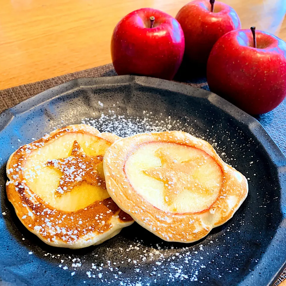 🥞星型りんごのパンケーキ🍎フレッシュりんご✨|いちごさん